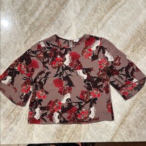 Aritzia Wilfred Cambrai Floral Blouse XS Mocha Red Teardrop Back Detail